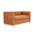 Kavč iz rjavega usnja Le Corbusier LC2 z dvema sedežema